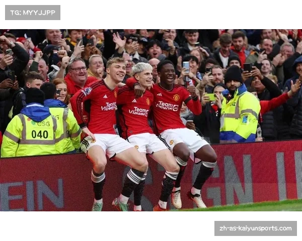 阿莫林为加纳乔讲解战术 加纳乔转身离开引发关注